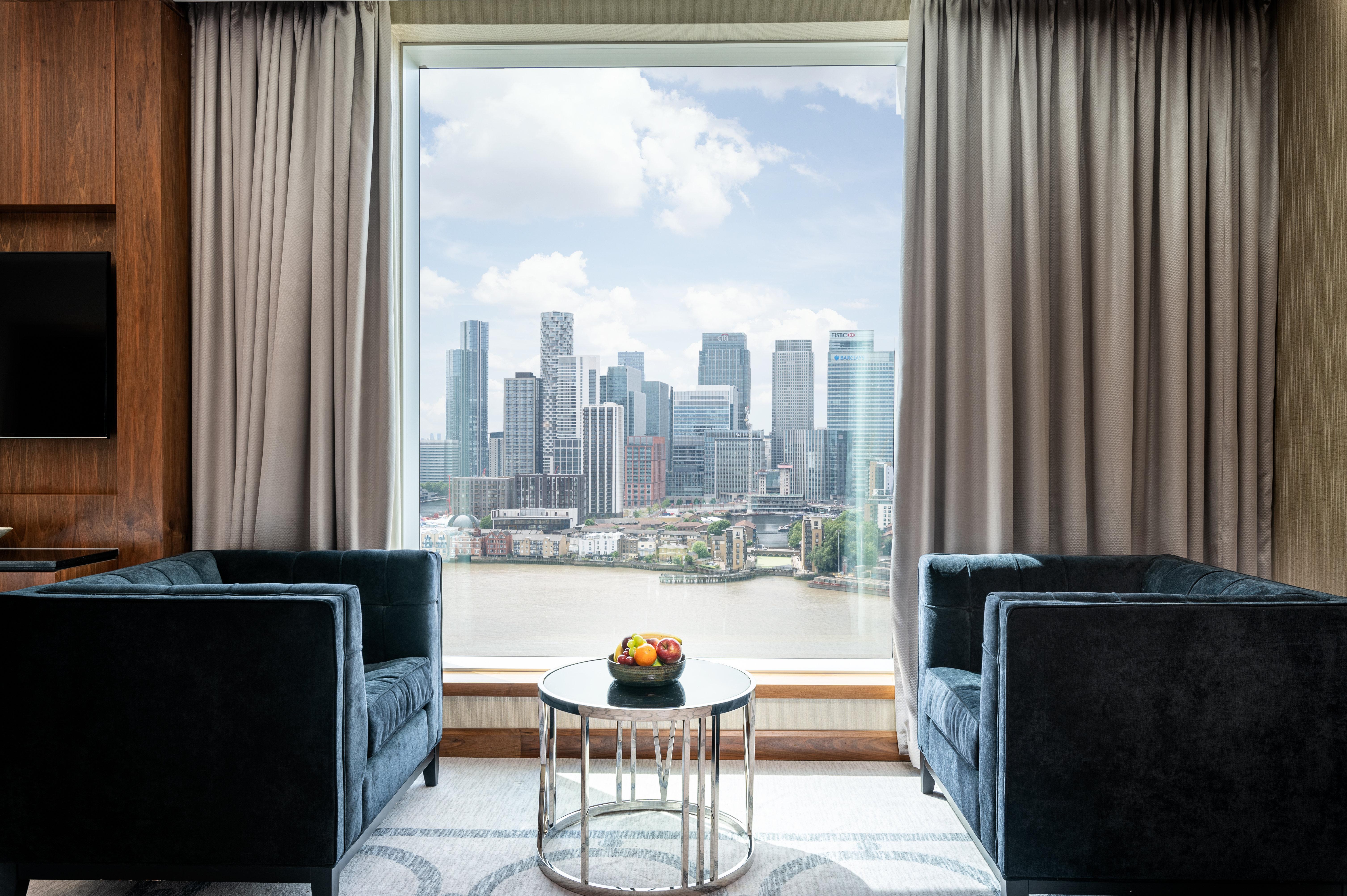 Hotel Intercontinental London - The O2 Exteriér fotografie View of the East River from a room at the Four Seasons Hotel