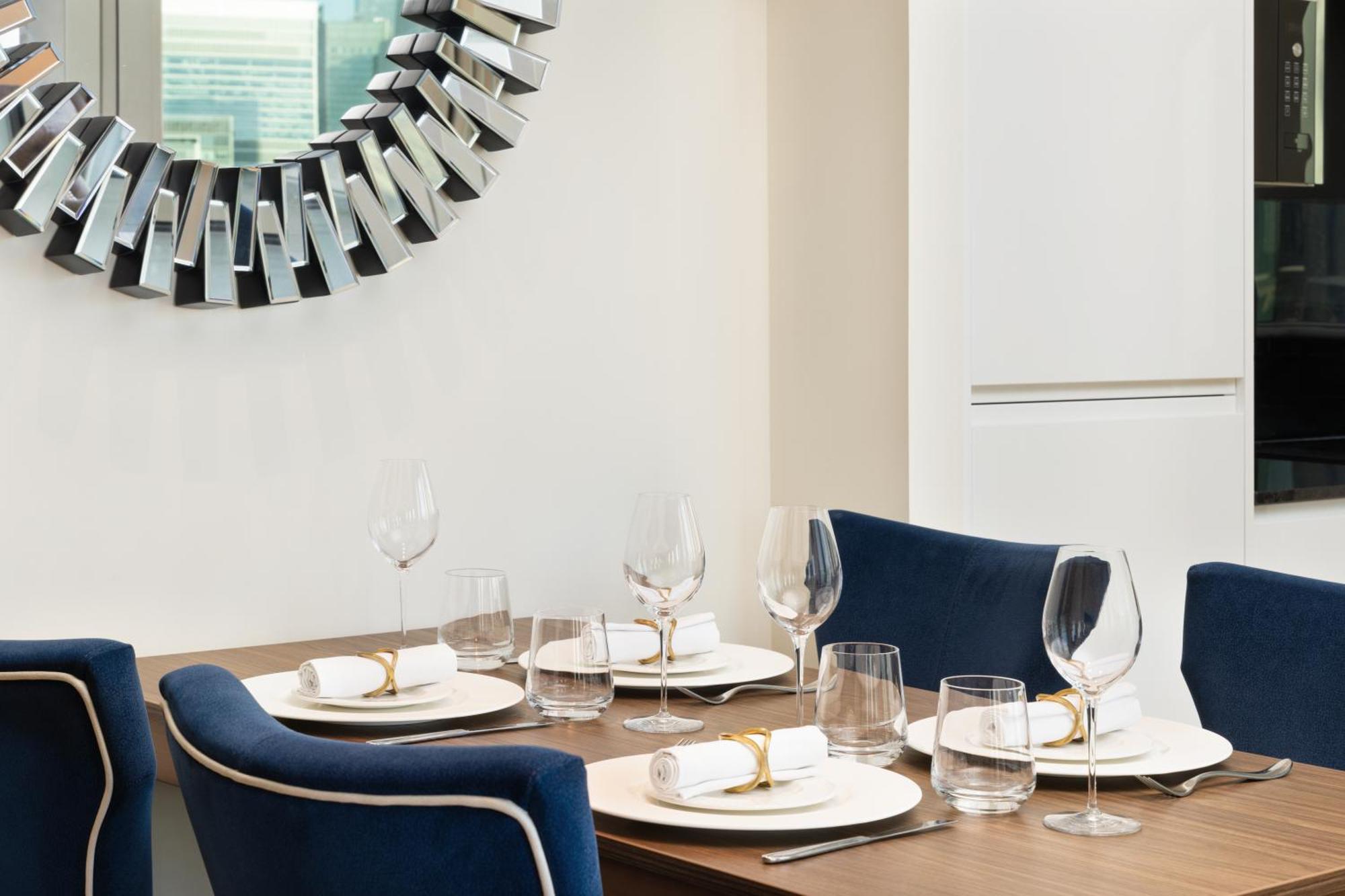 Hotel Intercontinental London - The O2 Exteriér fotografie A table set for a dinner party